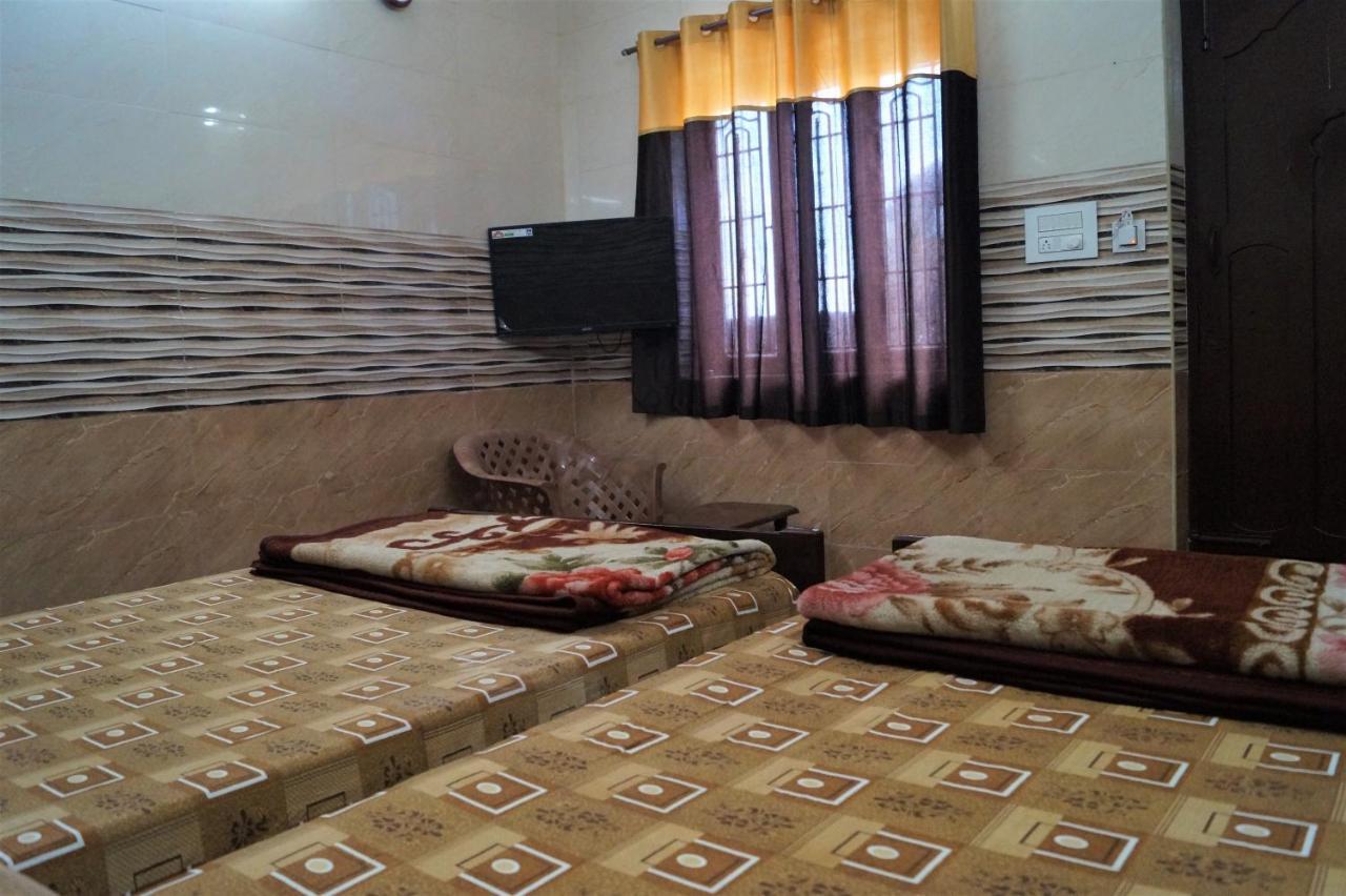 Wins Rooms Vālpārai 外观 照片