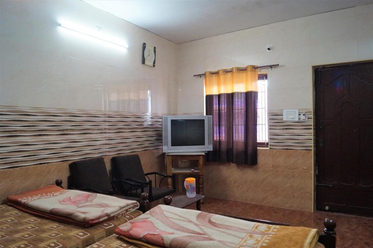 Wins Rooms Vālpārai 外观 照片