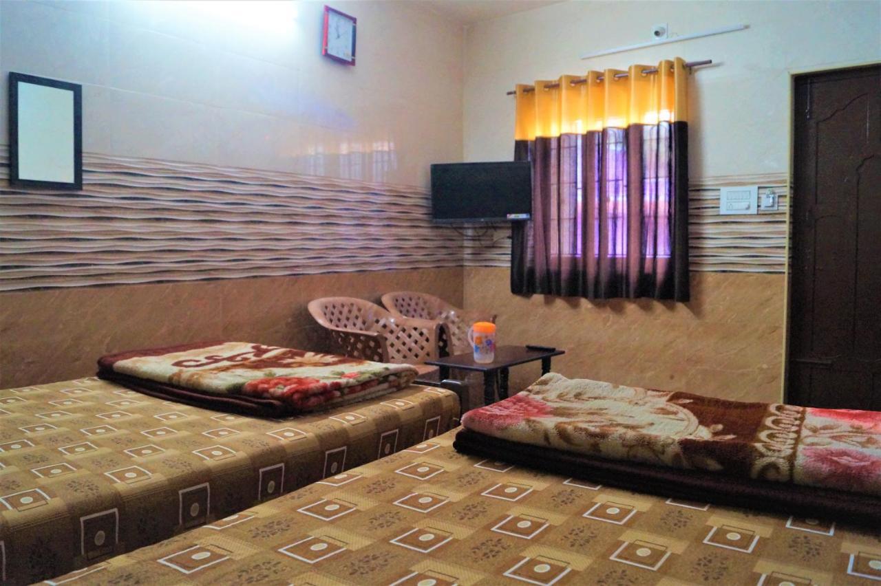 Wins Rooms Vālpārai 外观 照片