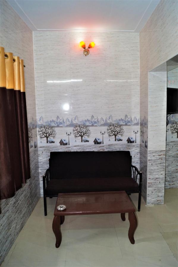 Wins Rooms Vālpārai 外观 照片