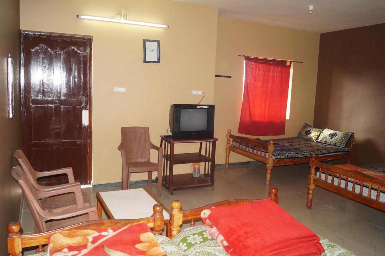 Wins Rooms Vālpārai 外观 照片